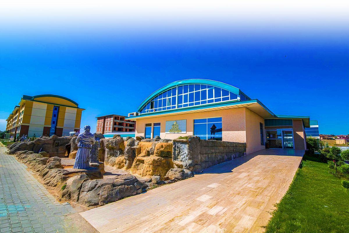 Arya Thermal Hotel — gündüz dış cephe