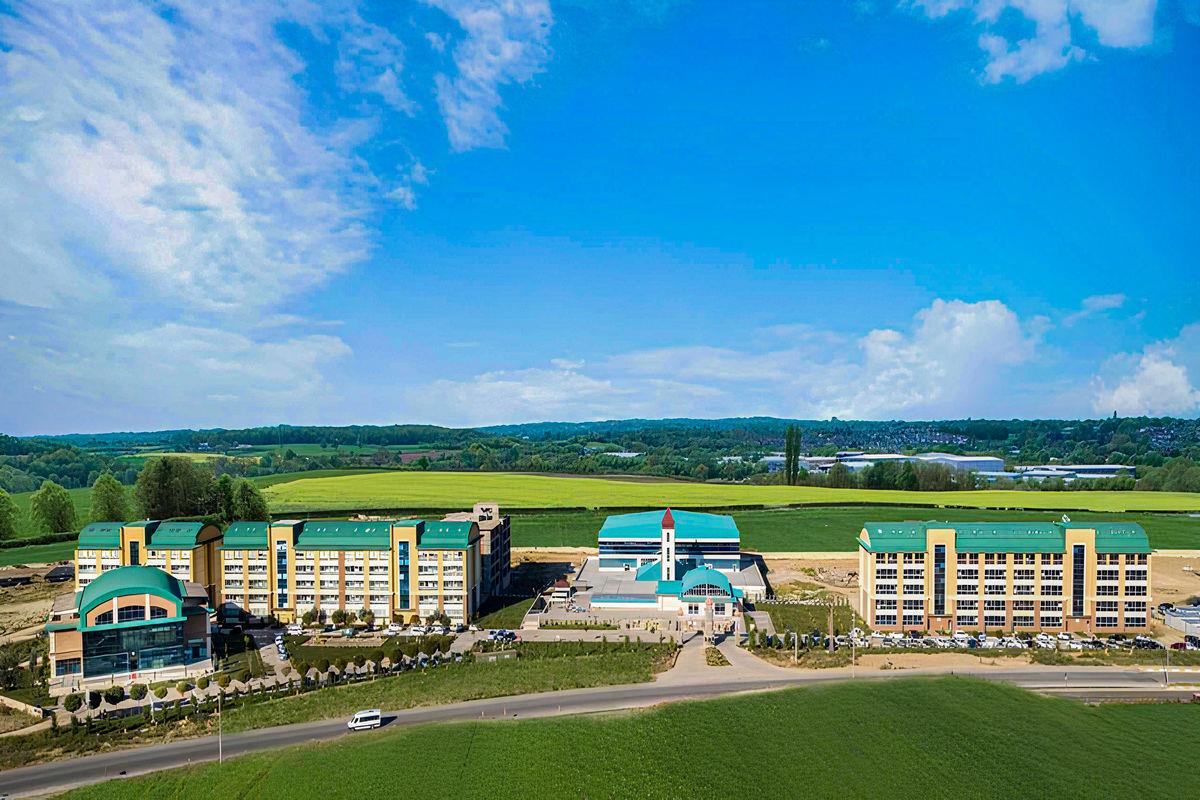 Arya Thermal Hotel — gündüz dış cephe